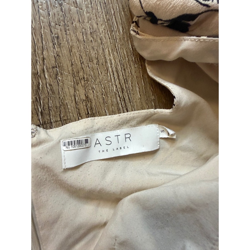 ASTR the Label Floral Puff Sleeve Cutout Mini Dress Cream Black Size S - Picture 7 of 7